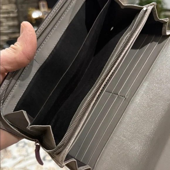 Gucci Purple Leather Zip Wallet with Bamboo Hardware - Picture 9 of 12